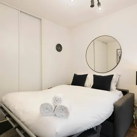 1br Flat Apartment Paris